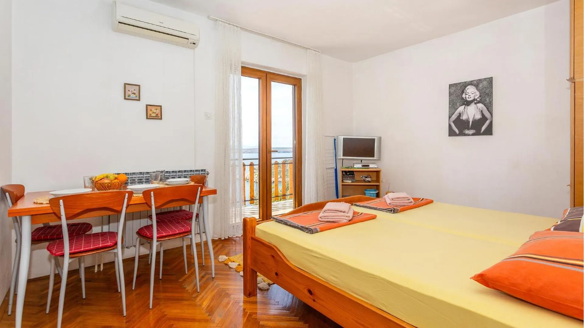 Awesome Apartment In Dramalj With Kitchen 0*,